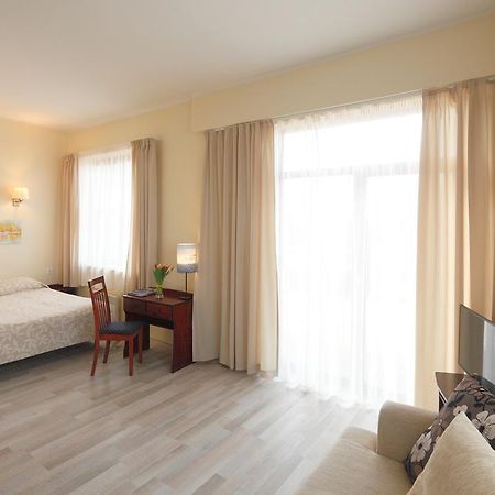 Paernu Jahtklubi Kuelalistemaja Hotel Ngoại thất bức ảnh