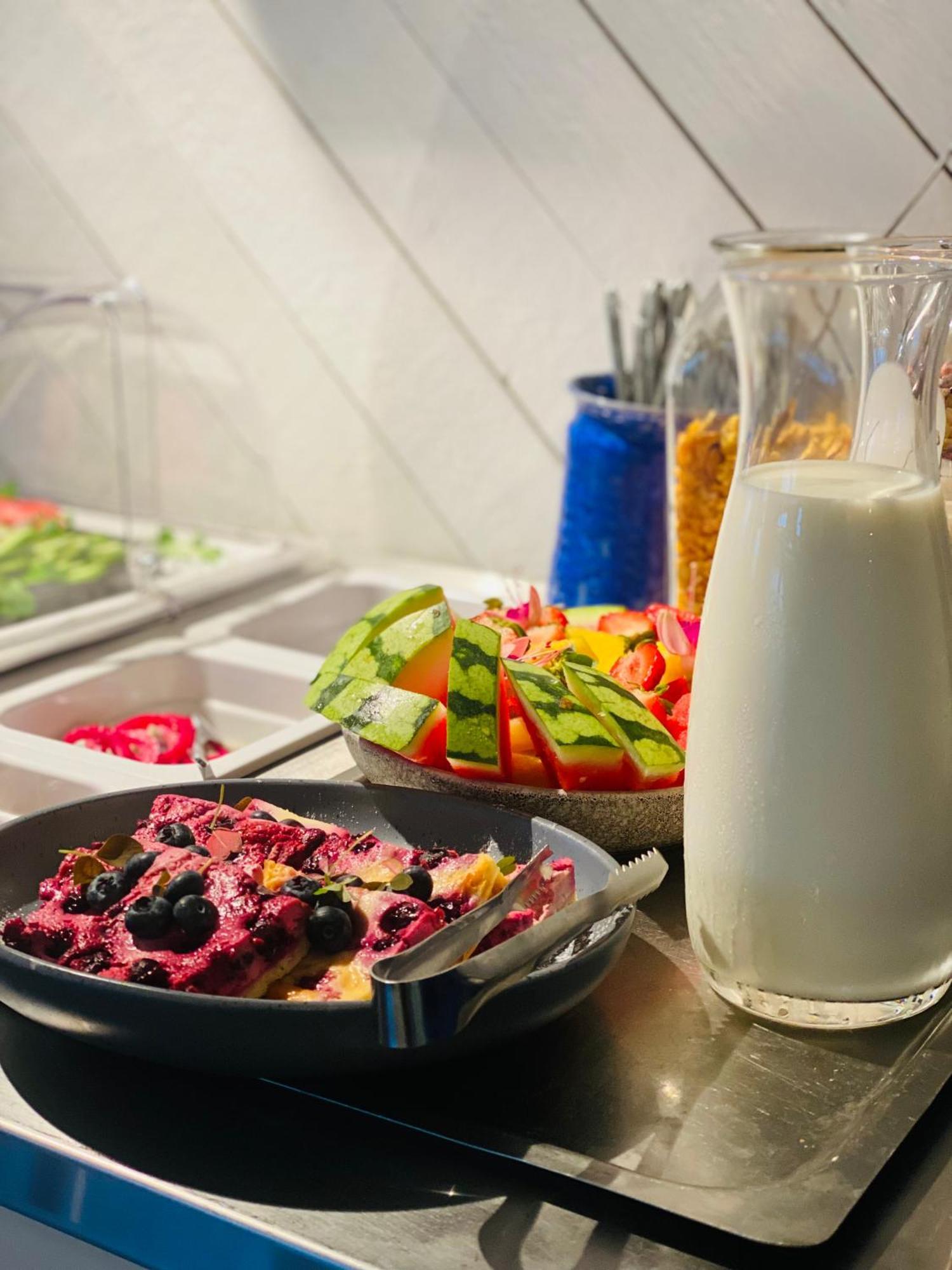 Paernu Jahtklubi Kuelalistemaja Hotel Ngoại thất bức ảnh
