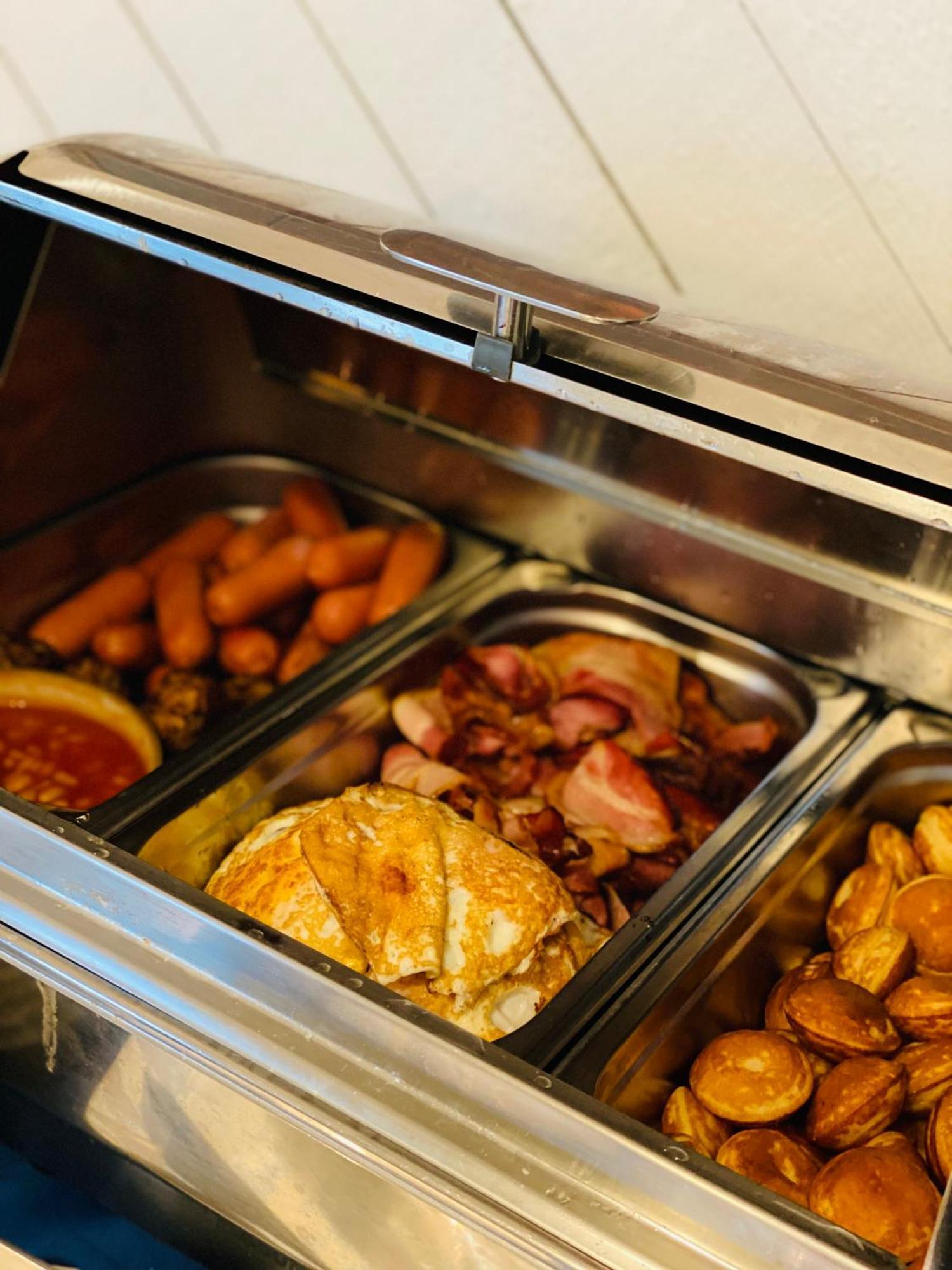 Paernu Jahtklubi Kuelalistemaja Hotel Ngoại thất bức ảnh